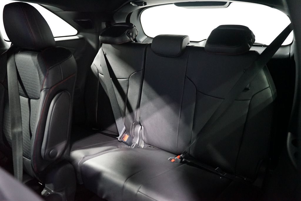 2025 Toyota Sienna XSE 32