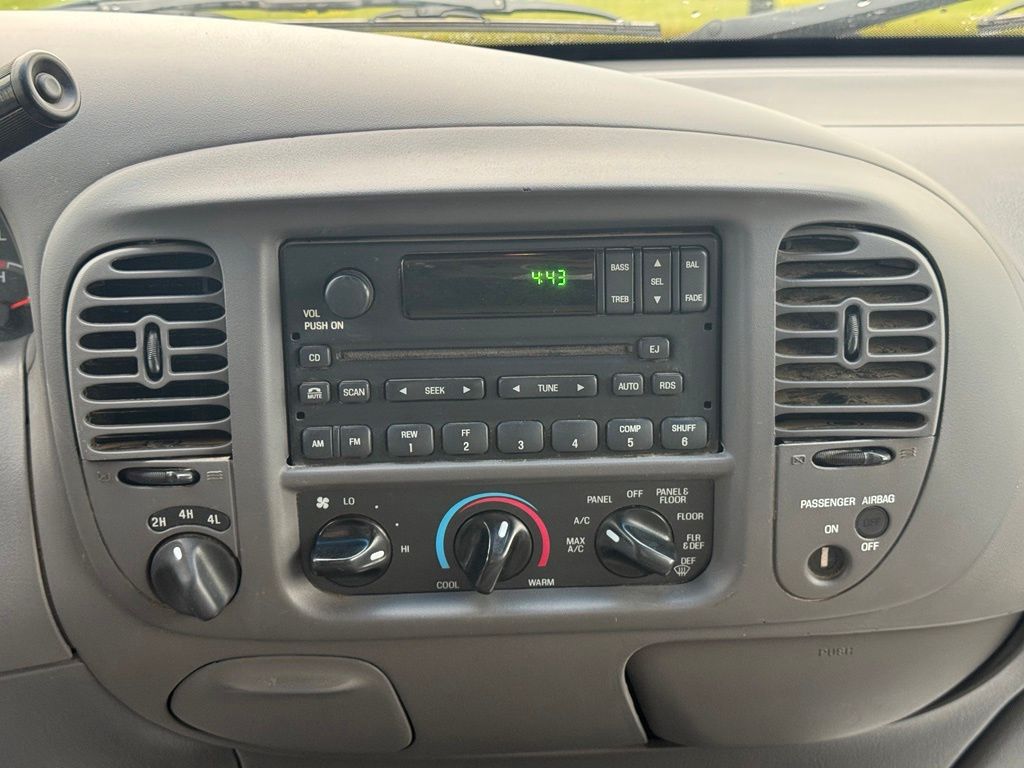 2002 Ford F-150 XLT