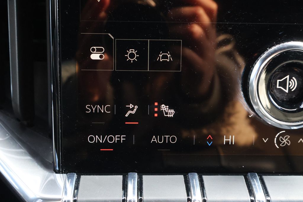 Thumbnail: 2025 GMC Acadia - 21