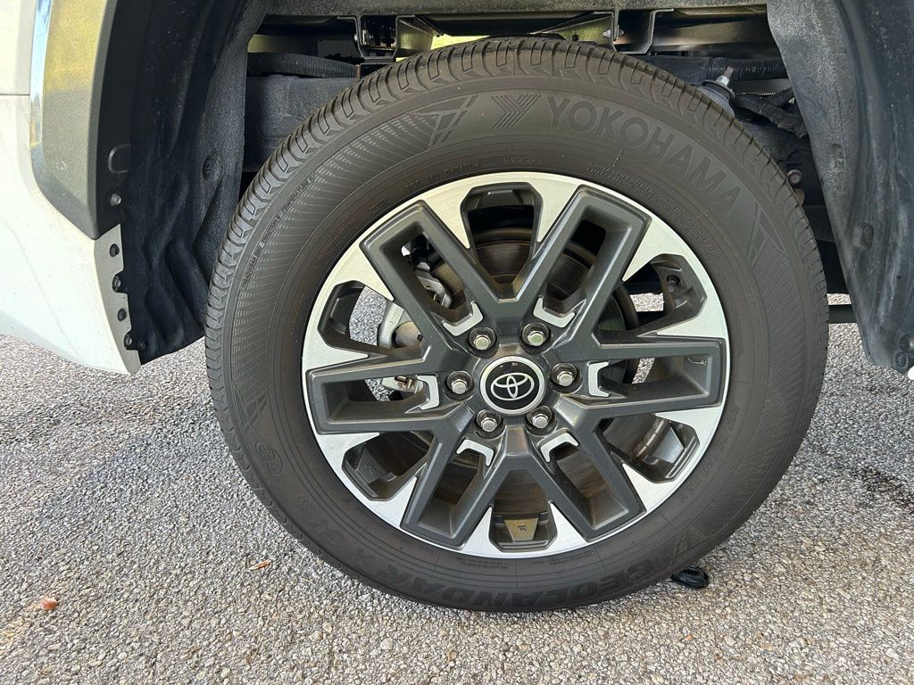 Thumbnail: 2024 Toyota Tundra - 9