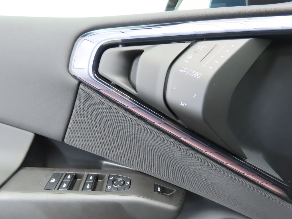 2025 BMW X3 3.0i 24