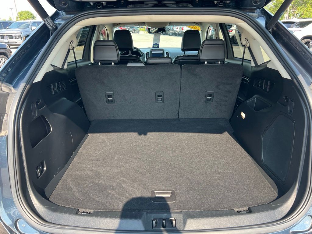 Used 2022 Ford Edge SUV