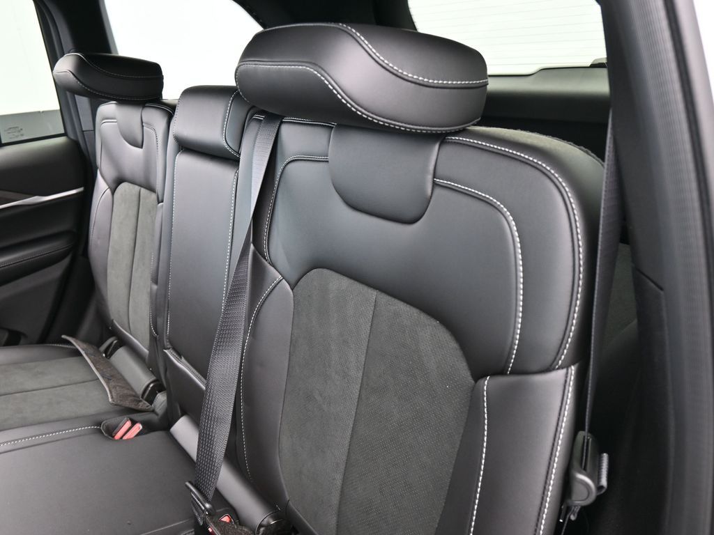 New 2026 Bright White Clearcoat Jeep Laredo image 29