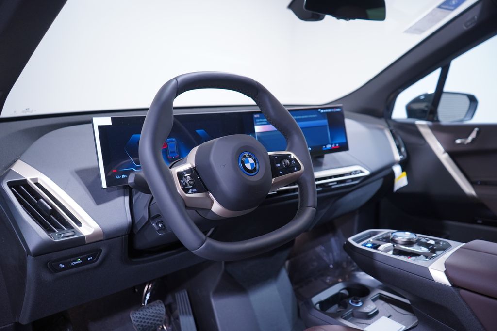 2025 BMW iX xDrive50 6