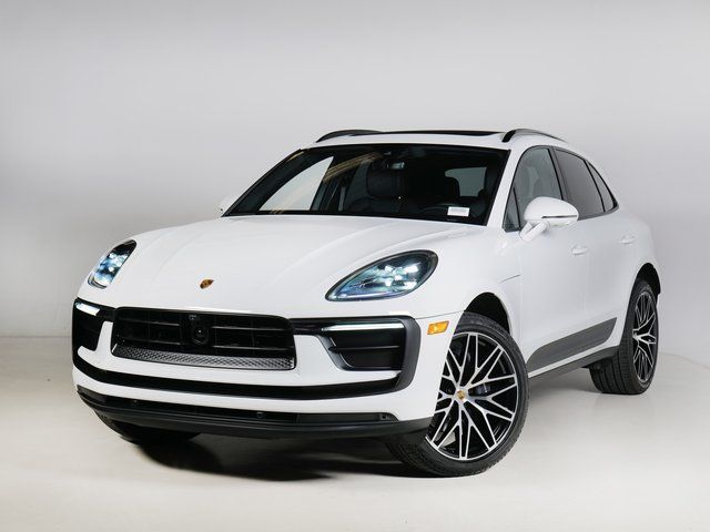 2026 Porsche Macan 2.0L I4 Turbo