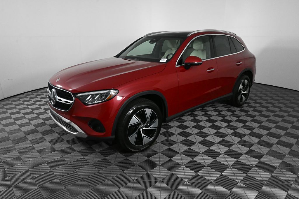 MANUFAKTUR Patagonia Red Metallic 2024 Mercedes-Benz GLC SUV / Crossover Rear-Wheel Drive 9-Speed Automatic