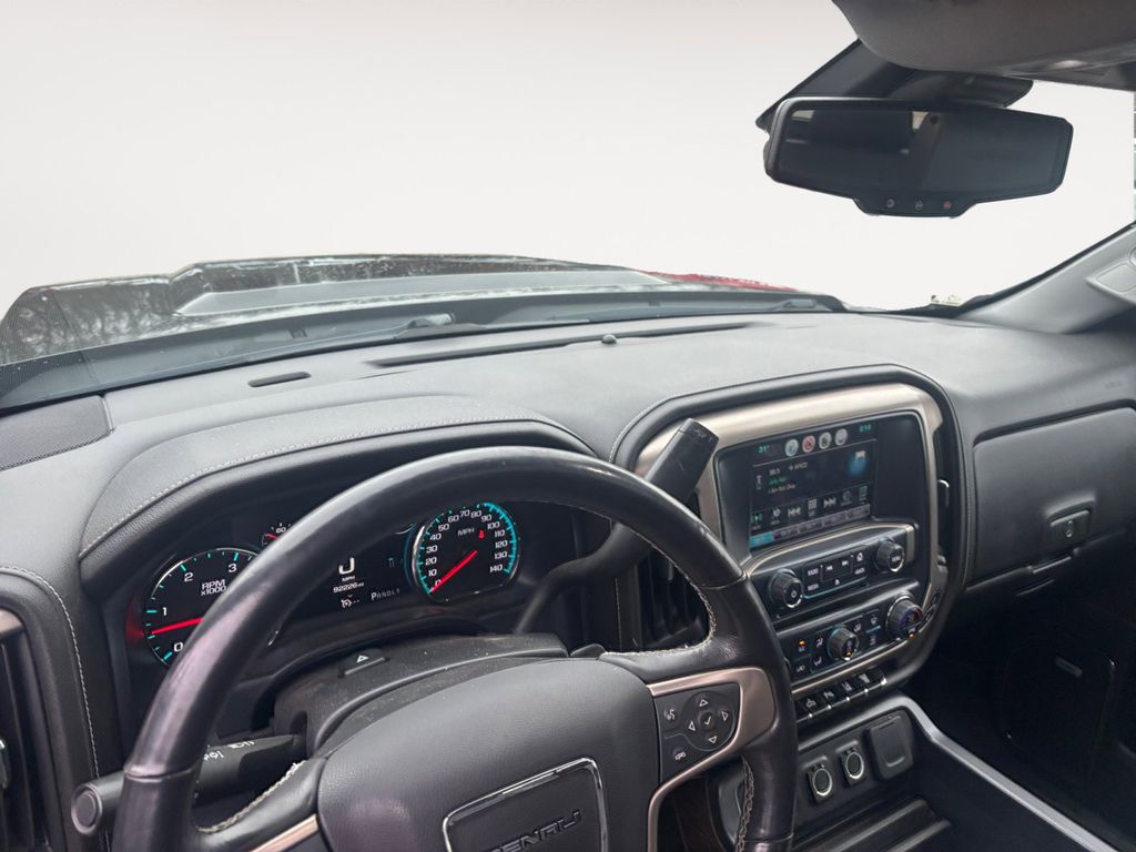 2017 GMC Sierra 2500HD Denali 10