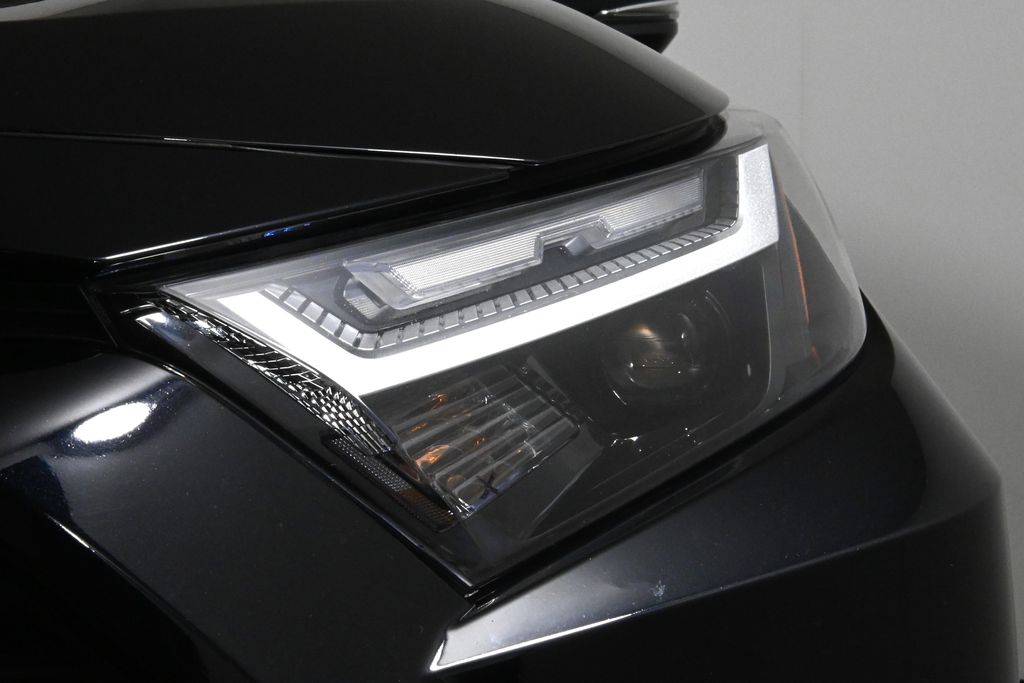 Thumbnail: 2022 Toyota RAV4 - 12