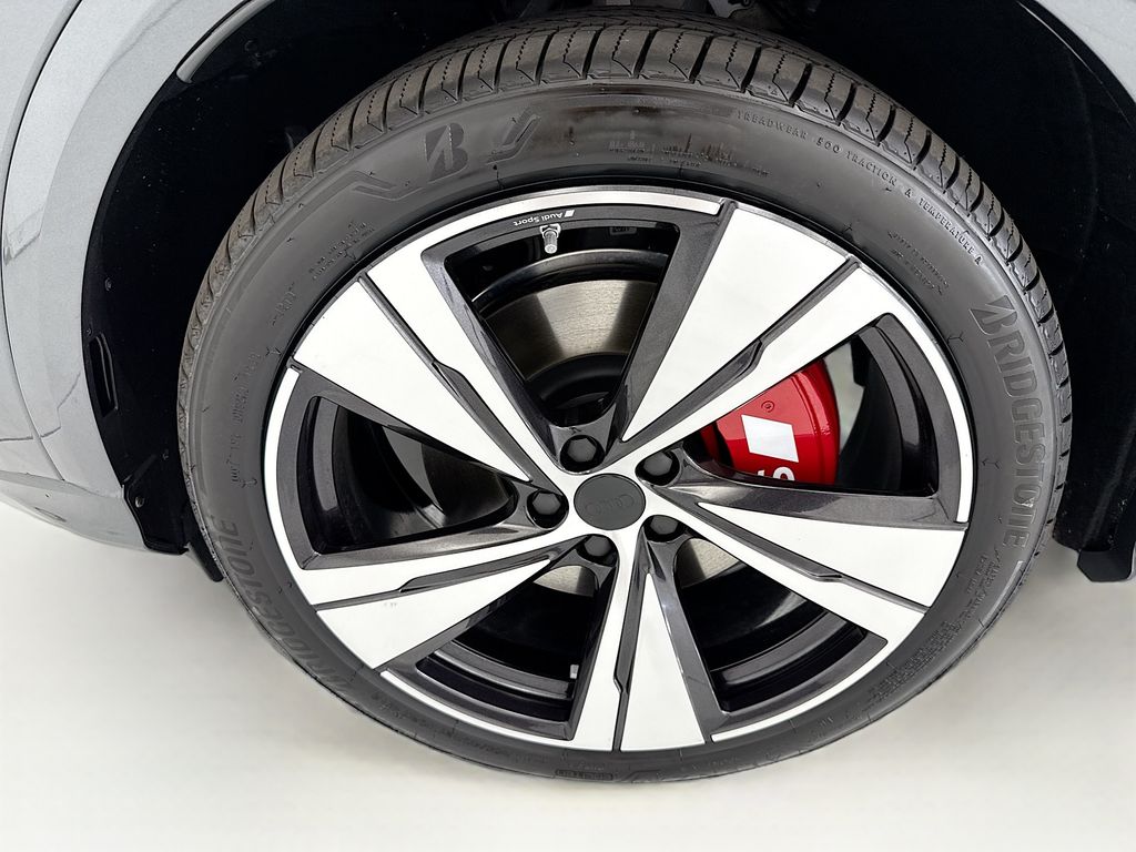 Thumbnail: 2026 Audi SQ5 - 30