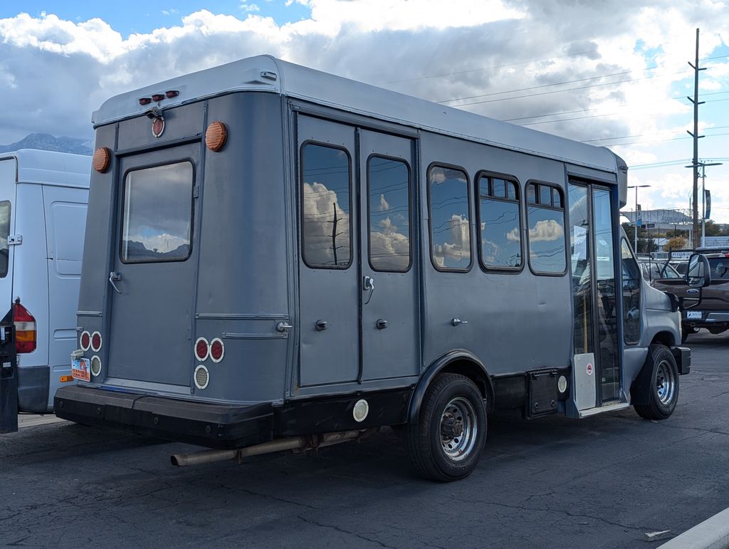 2008 Ford E-350SD Base 6