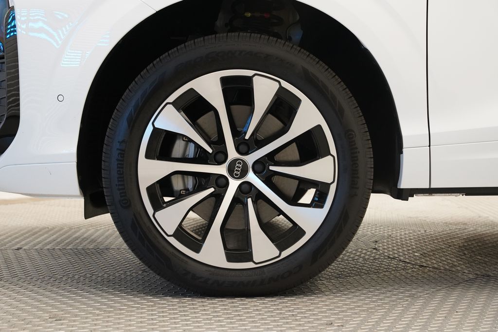 Thumbnail: 2026 Audi Q3 - 2