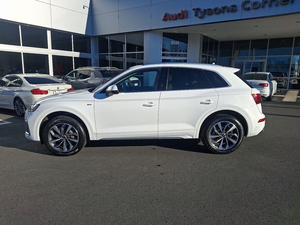 Thumbnail: 2023 Audi Q5 - 7