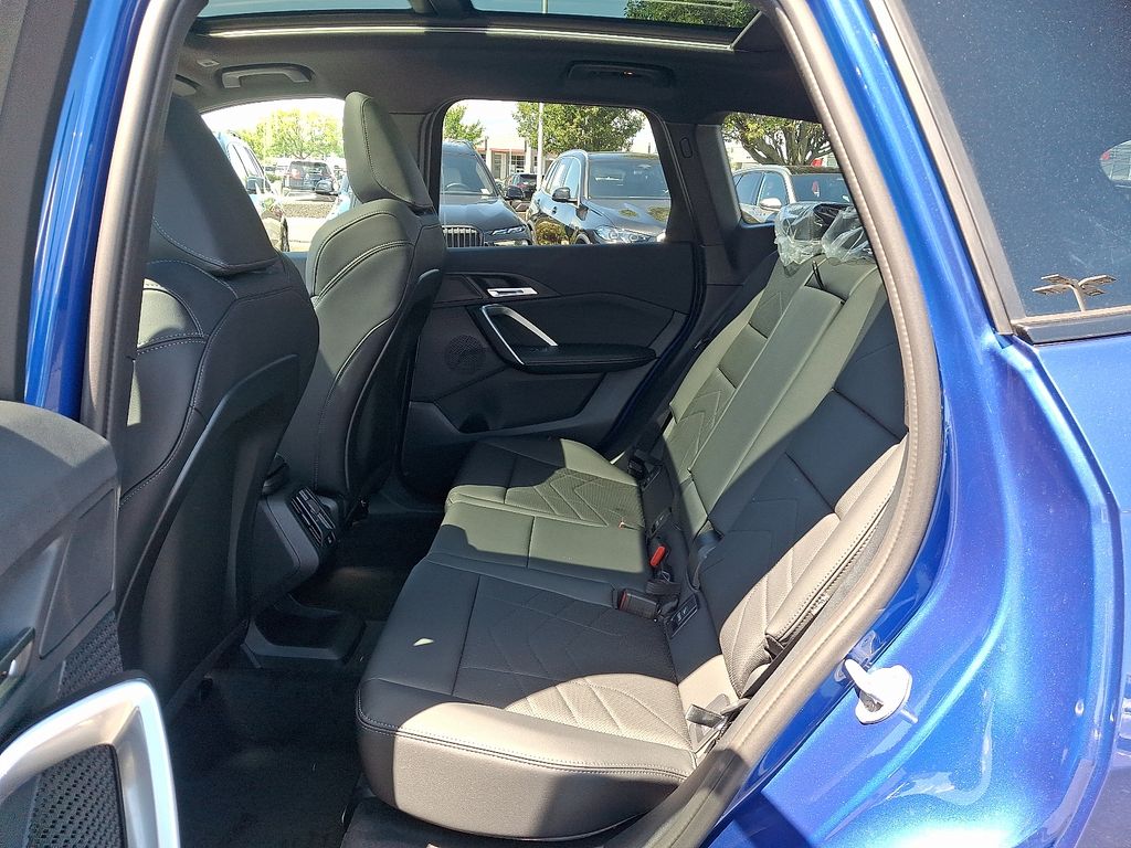 Thumbnail: 2026 BMW X1 - 5