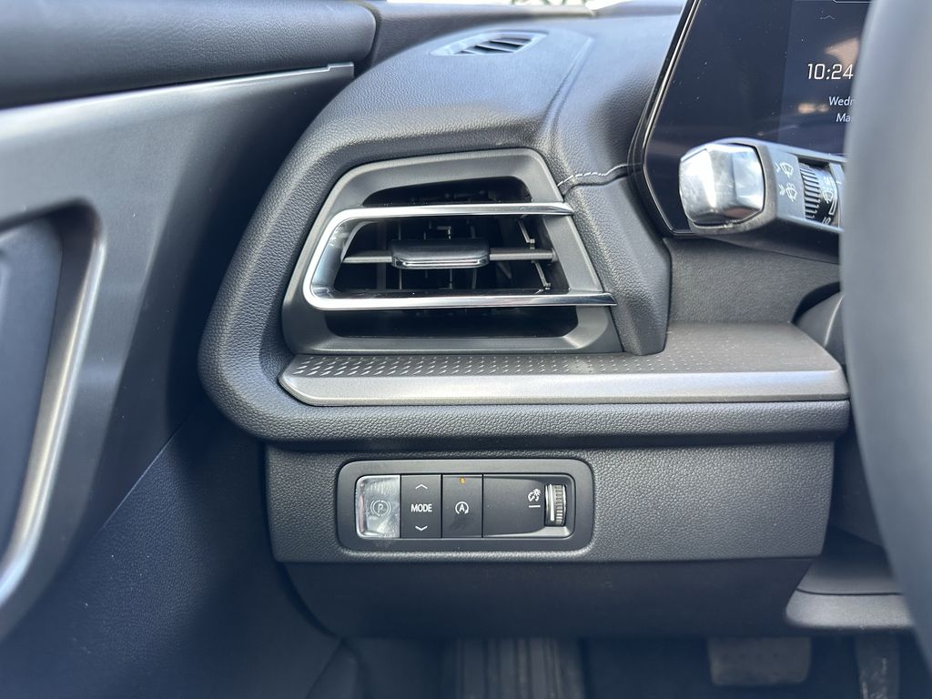 new 2026 Chevrolet Traverse car, priced at $38,595