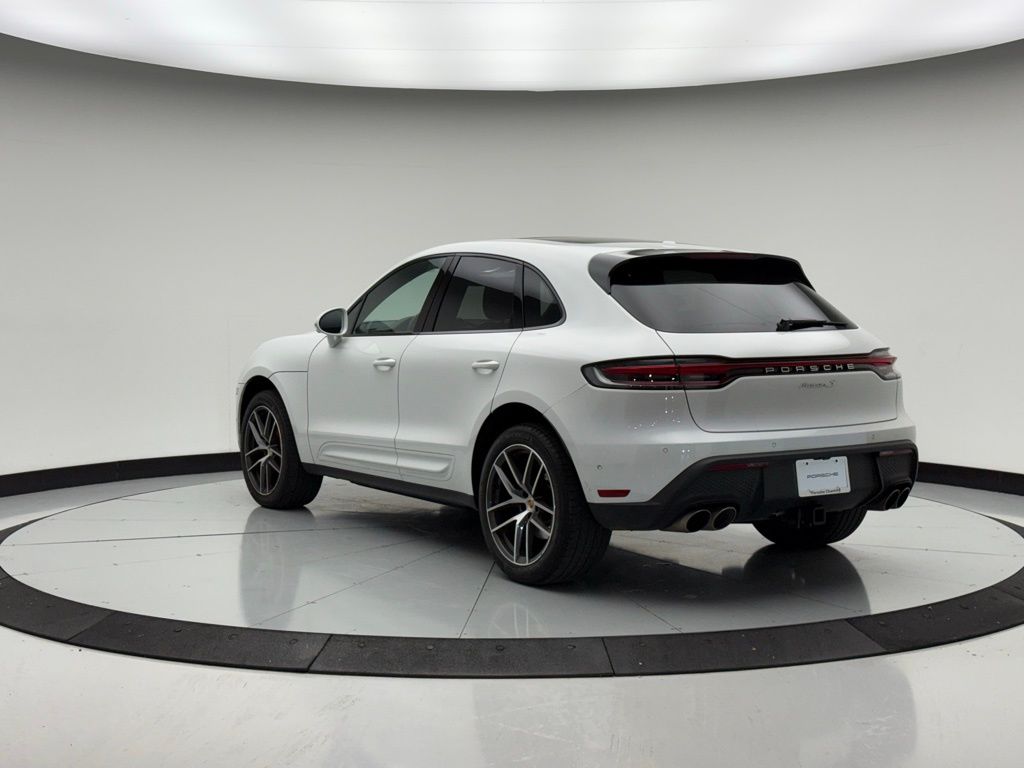 Thumbnail: 2023 Porsche Macan - 3