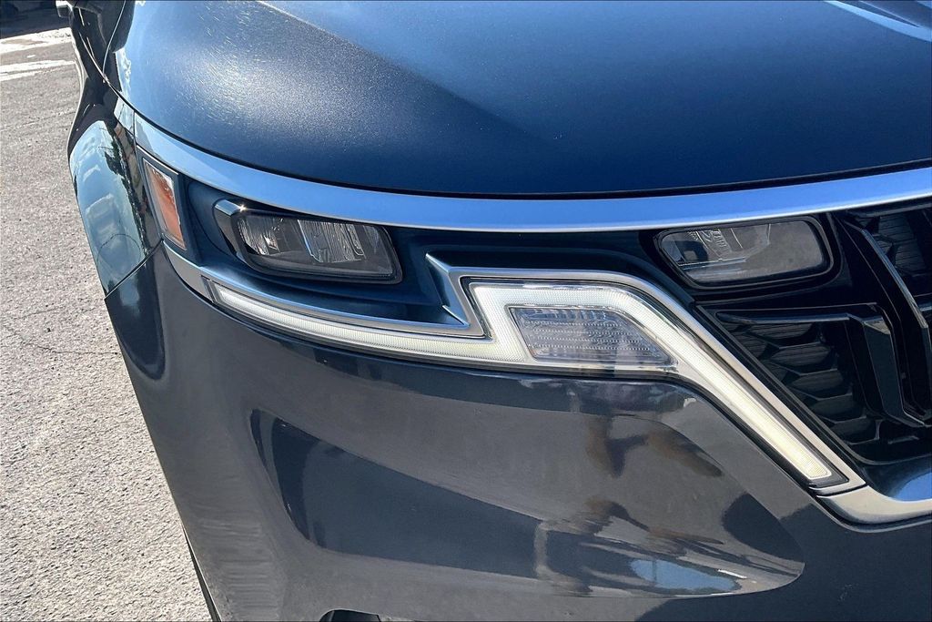 Used 2024 Kia Carnival Van
