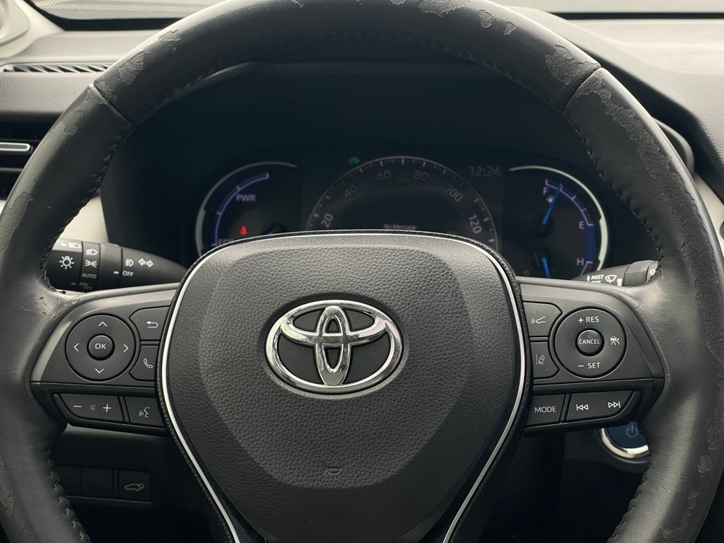 Thumbnail: 2020 Toyota RAV4 - 12