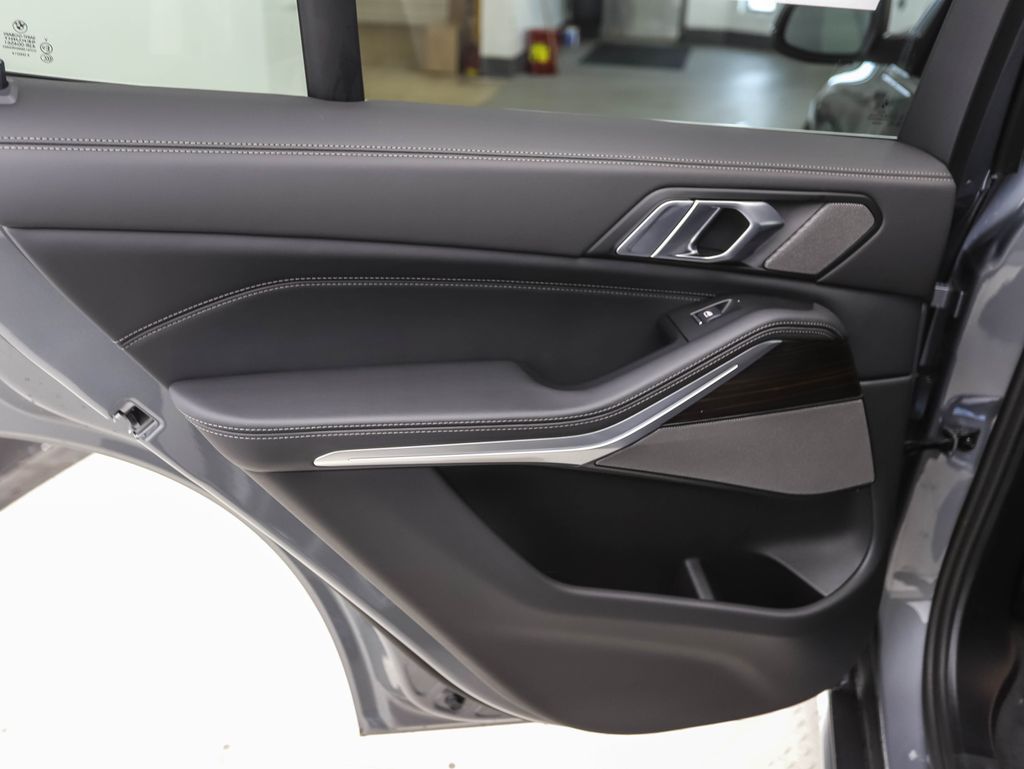 Thumbnail: 2026 BMW X5 - 19
