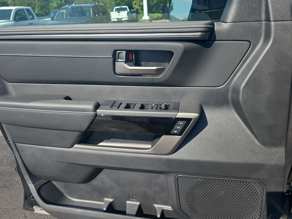 2026 Toyota Tundra Limited - Photo 28