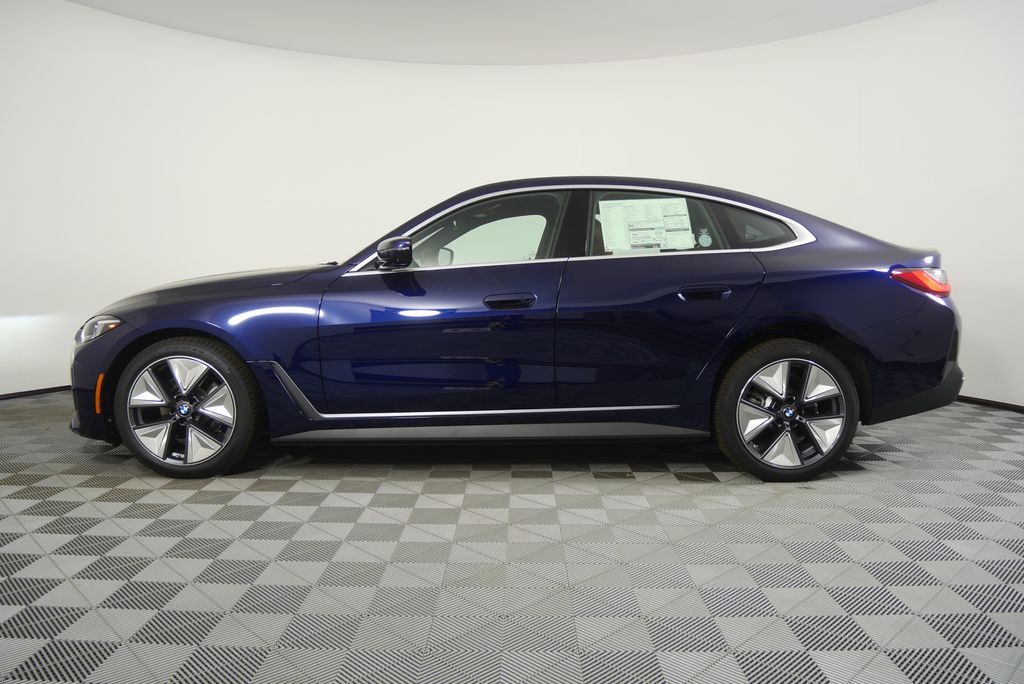 Thumbnail: 2026 BMW i4 - 6