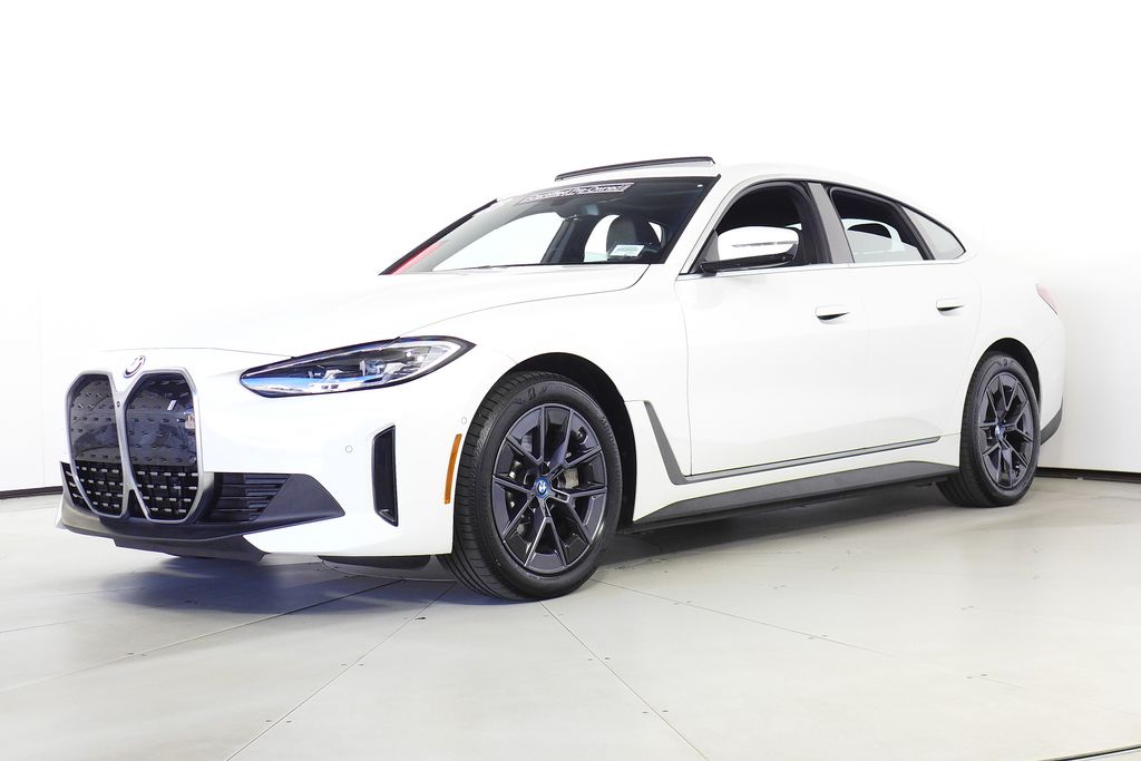 Thumbnail: 2023 BMW i4 - 2