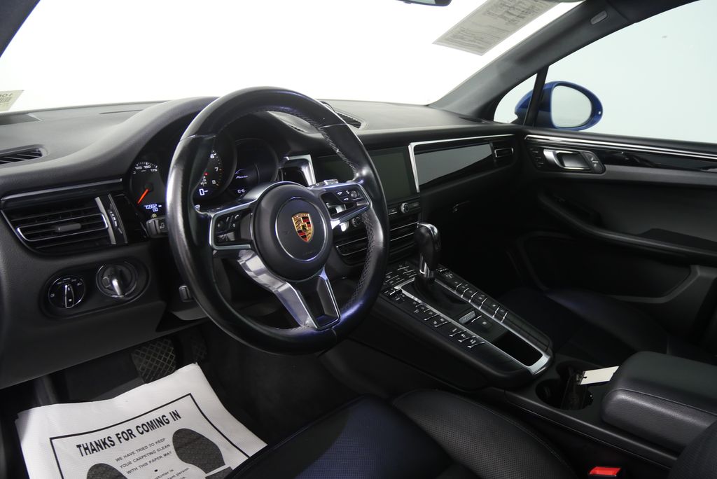 Thumbnail: 2020 Porsche Macan - 11