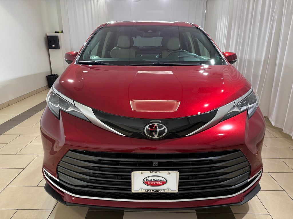 Thumbnail: 2026 Toyota Sienna - 8