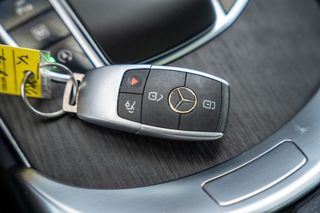 Mercedes-BenzGLC39