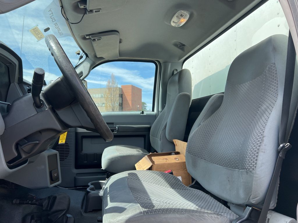 2016 Ford F-650 - Photo 17