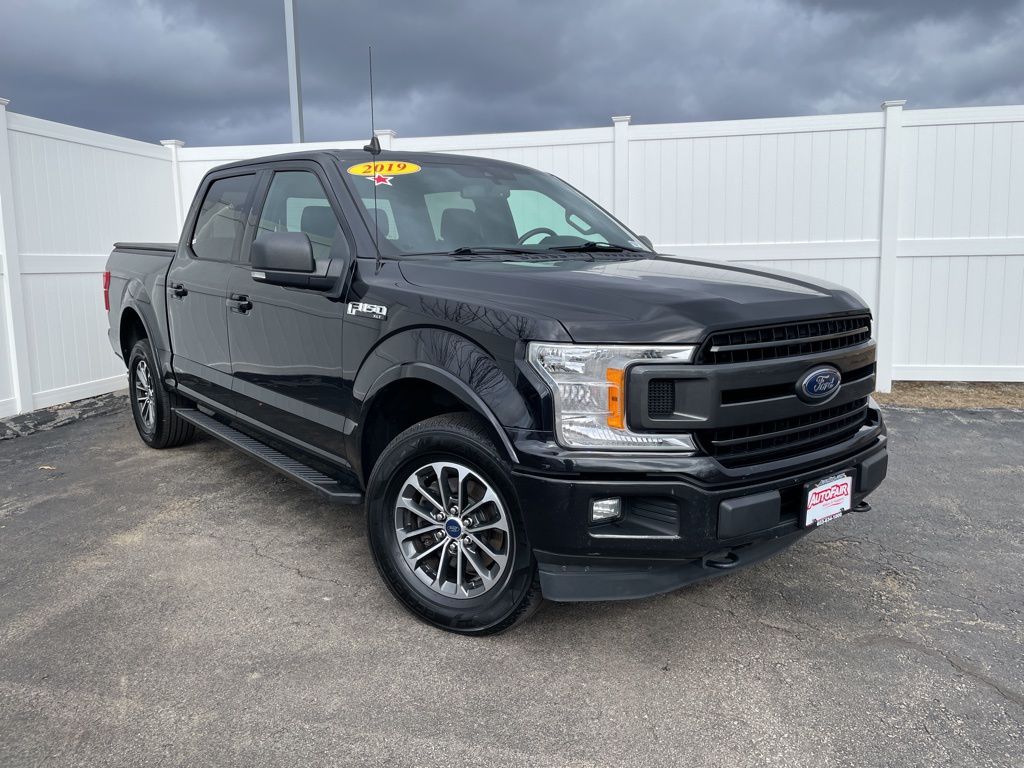 Black 2019 Ford F-150 XLT SuperCrew 4WD Pickup Truck Four-Wheel Drive Automatic