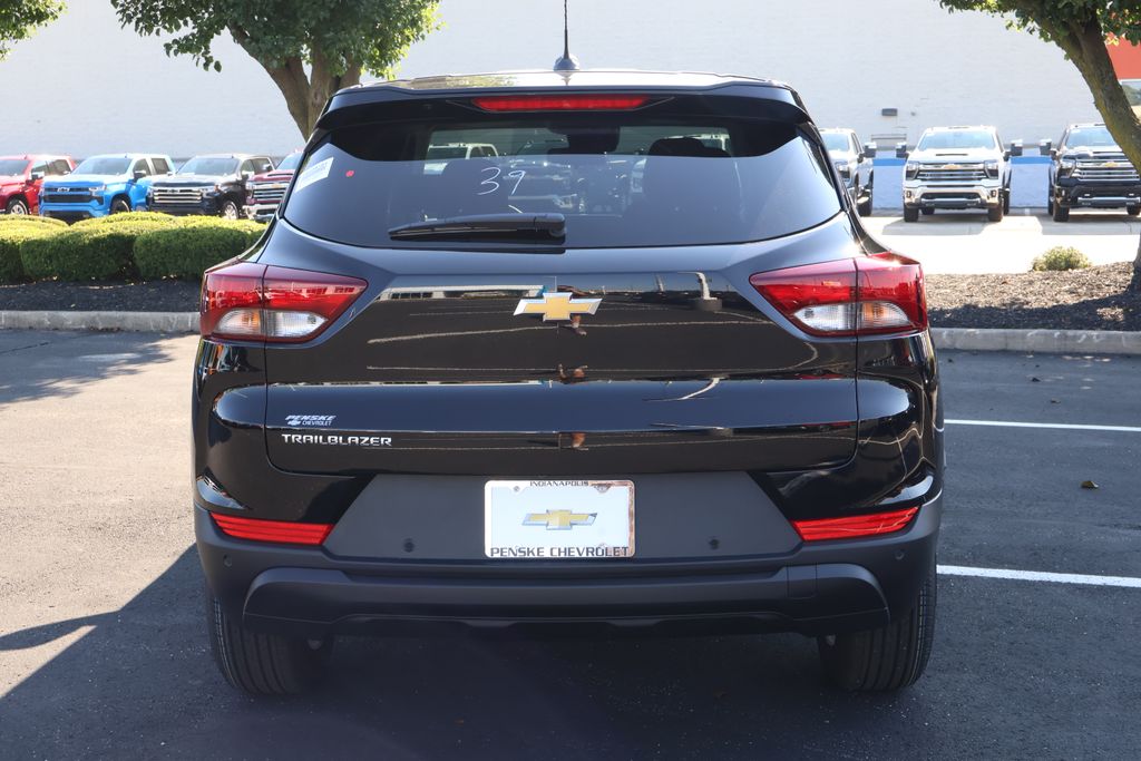 Thumbnail: 2026 Chevrolet TrailBlazer - 6