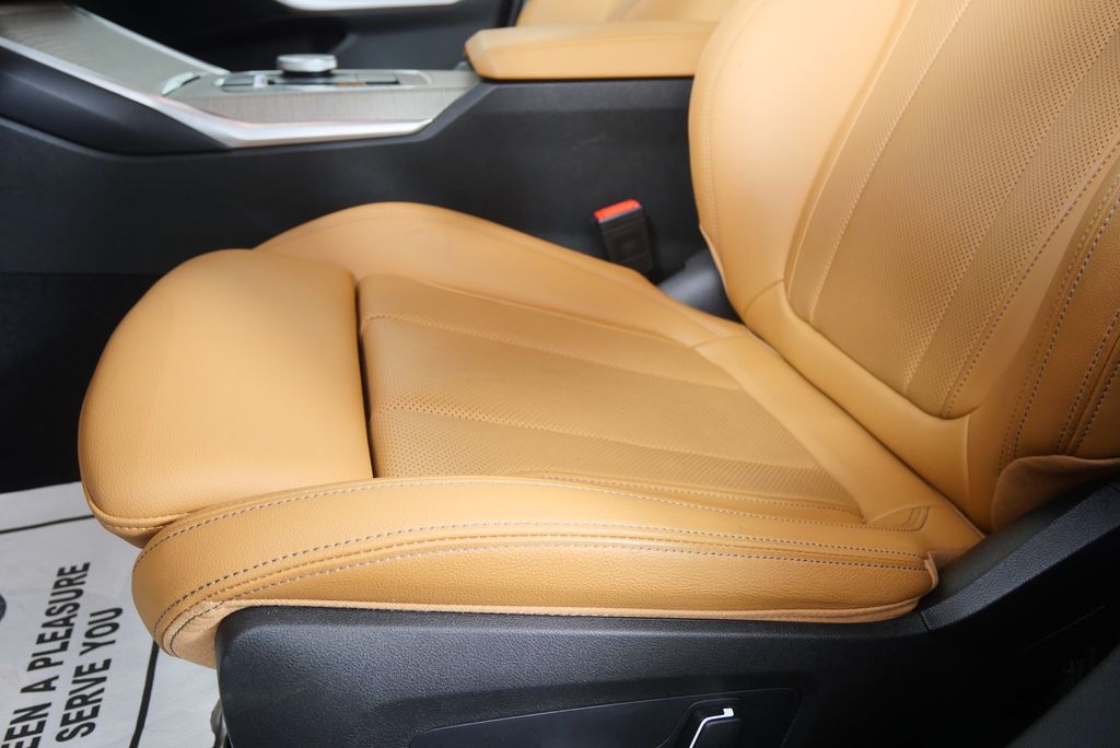 Thumbnail: 2025 BMW 3 Series - 10