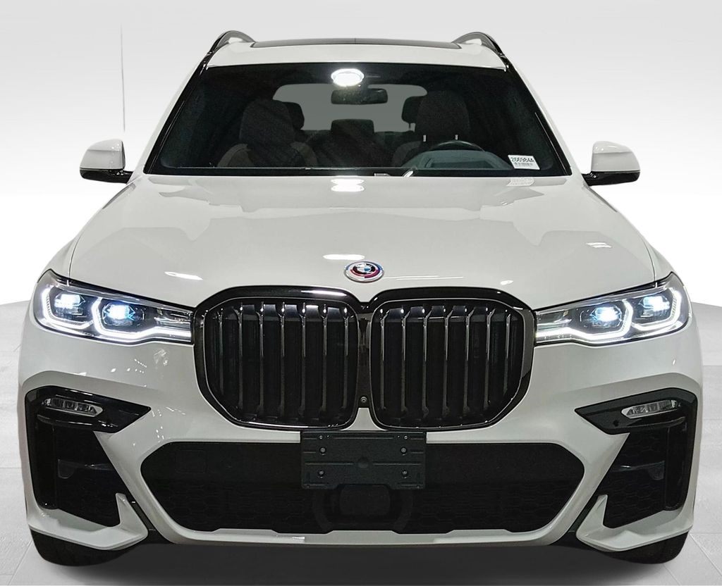 2022 BMW X7 M50i