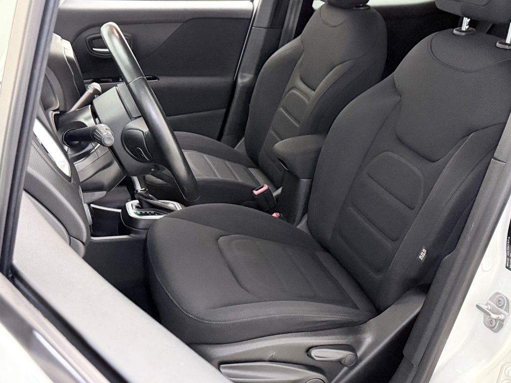 Thumbnail: 2018 Jeep Renegade - 26