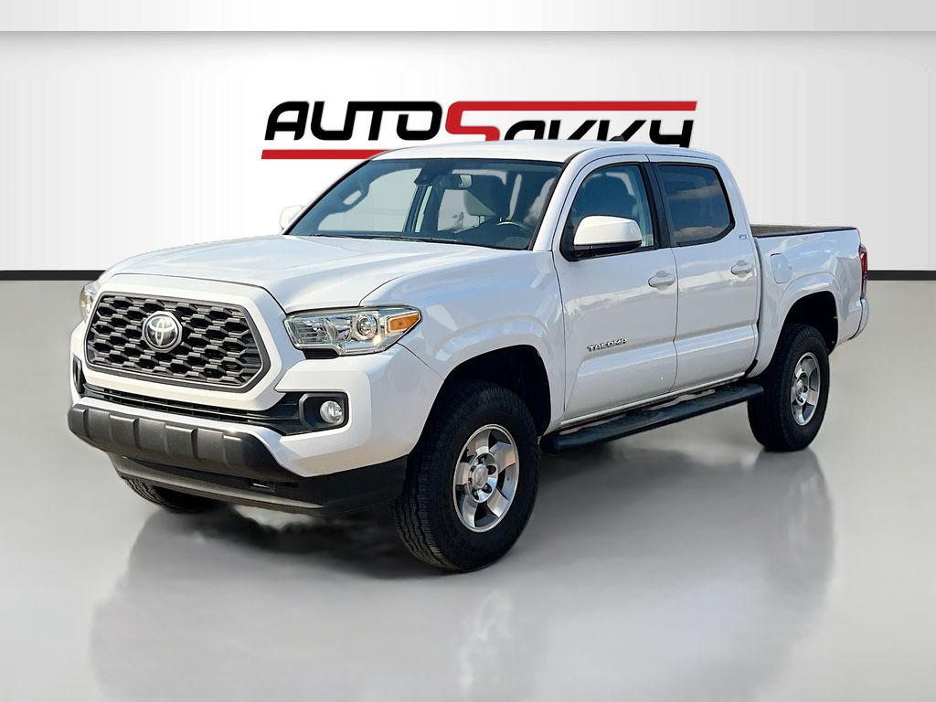 Used 2020 White Toyota SR5 image 3