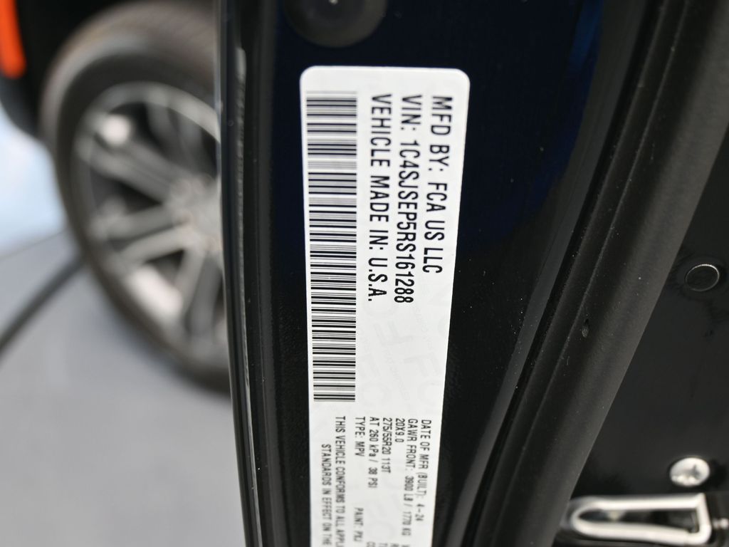 Used 2024 Diamond Black Crystal Pearlcoat Jeep Base image 19