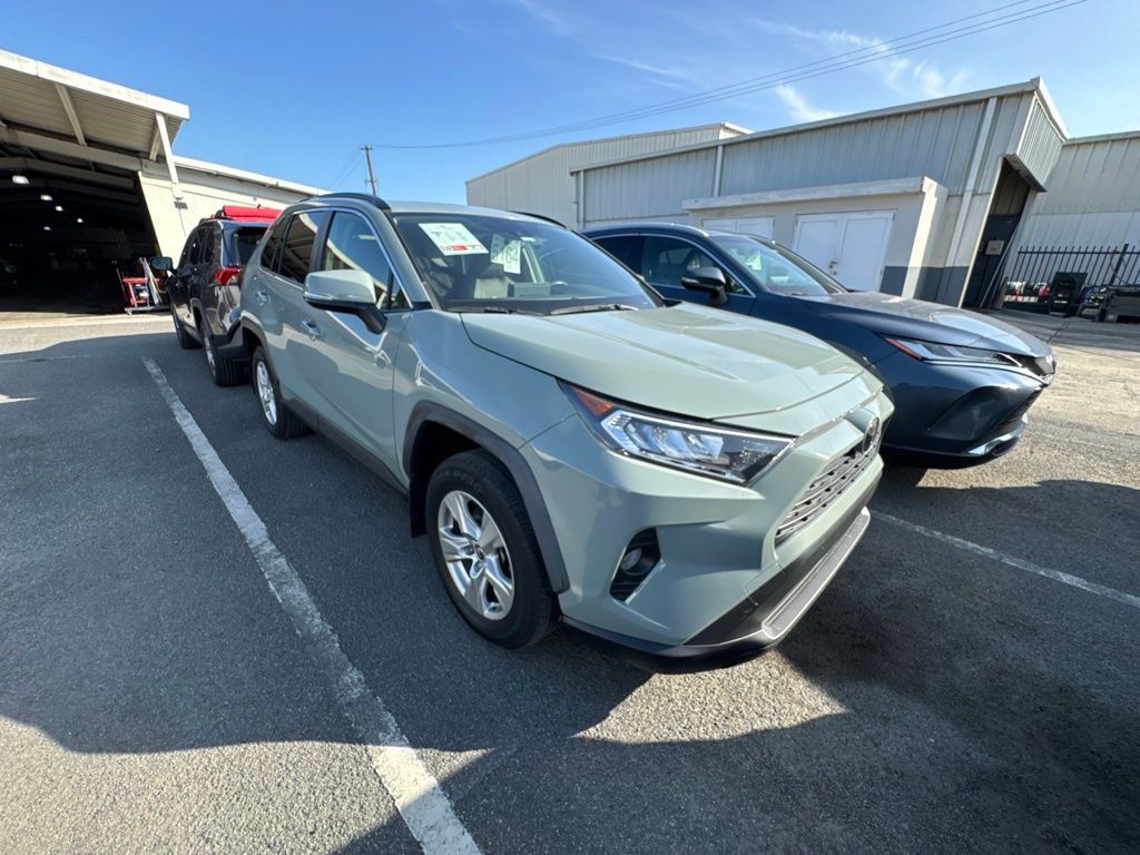 Thumbnail: 2019 Toyota RAV4 - 3