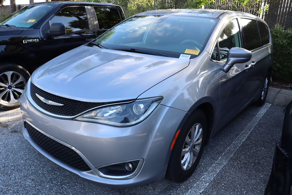 Thumbnail: 2018 Chrysler Pacifica - 2