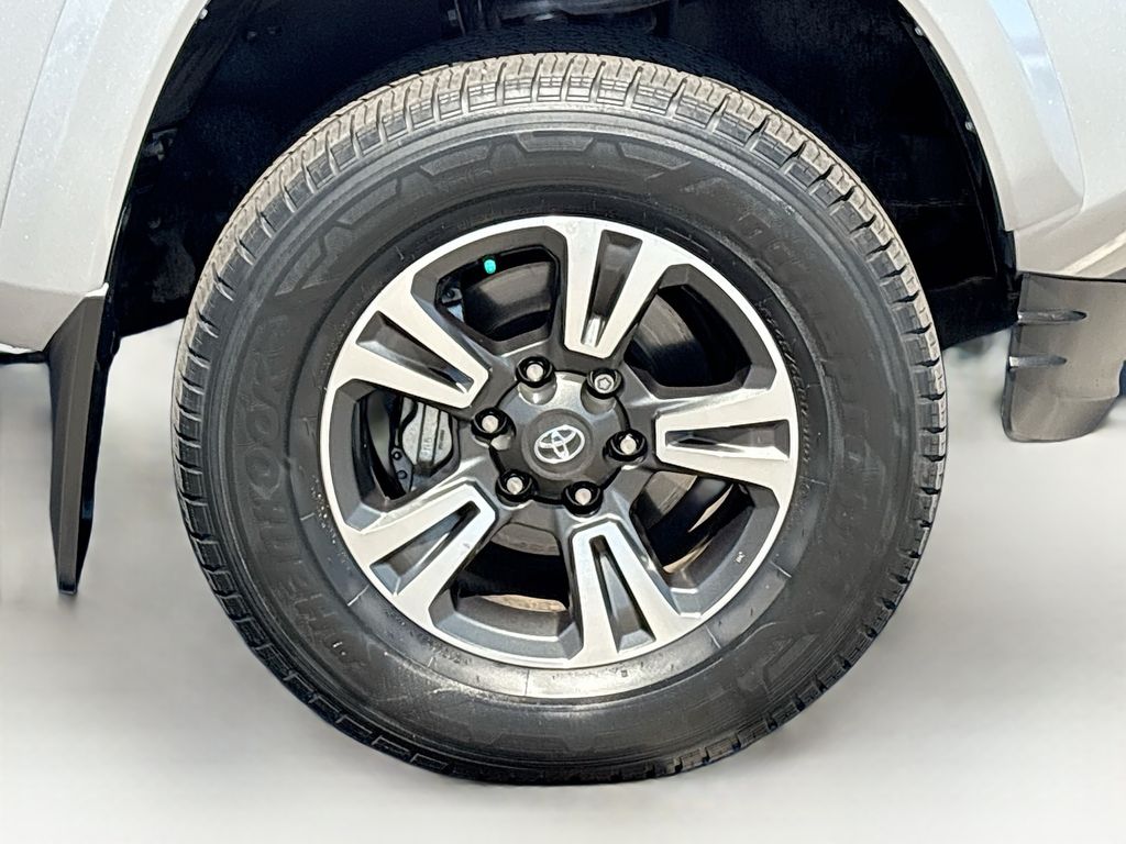 Thumbnail: 2019 Toyota Tacoma - 31