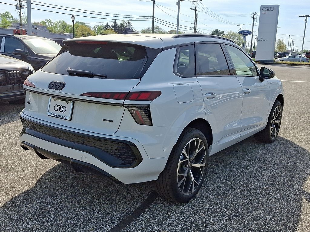 Thumbnail: 2026 Audi Q3 - 4