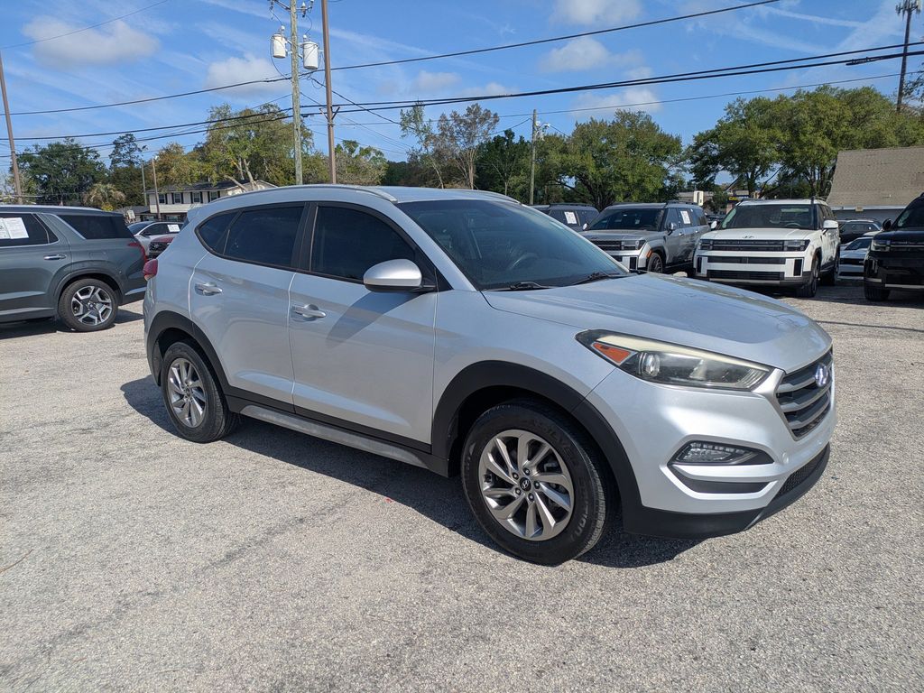 Molten Silver 2018 Hyundai Tucson 2.0L SEL FWD SUV / Crossover Front-Wheel Drive 6-Speed Automatic