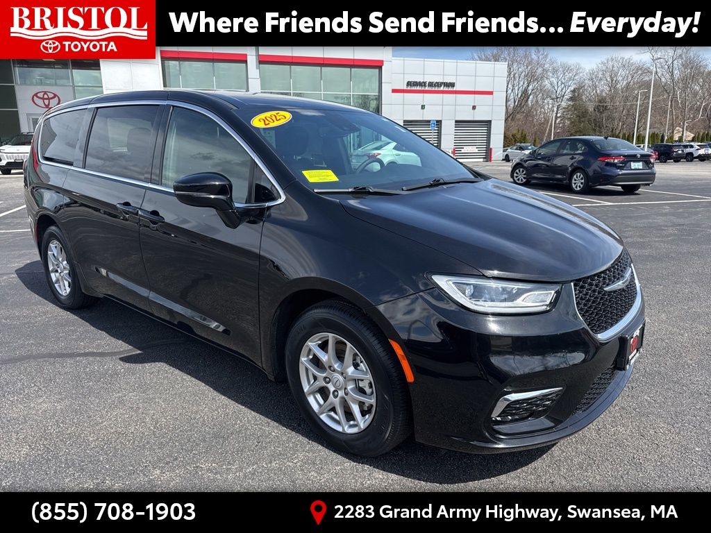 2025 Chrysler Pacifica Select FWD