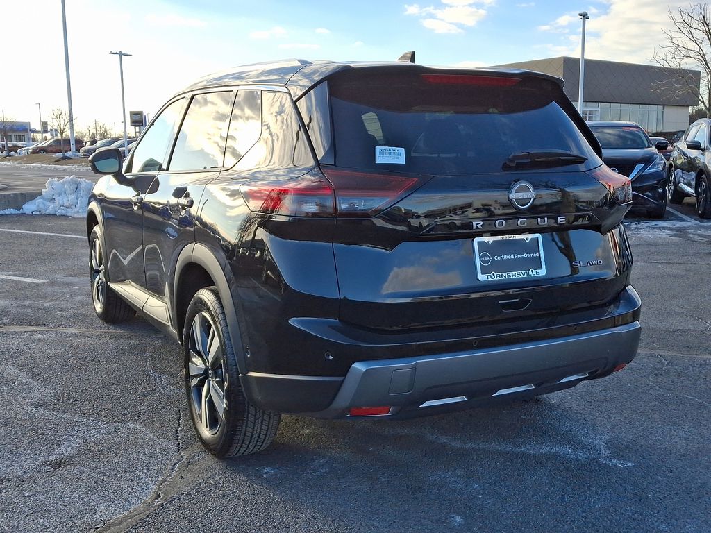 2024 Nissan Rogue SL 4