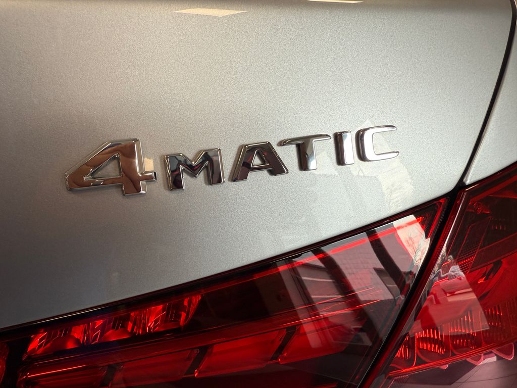 Thumbnail: 2022 Mercedes-Benz C-Class - 10