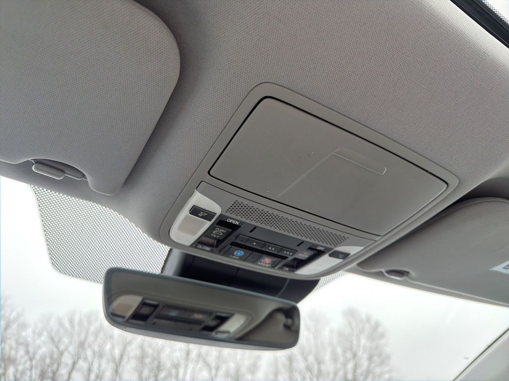 Thumbnail: 2017 Acura TLX - 14