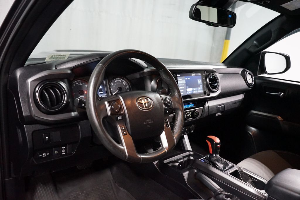 Thumbnail: 2021 Toyota Tacoma - 12