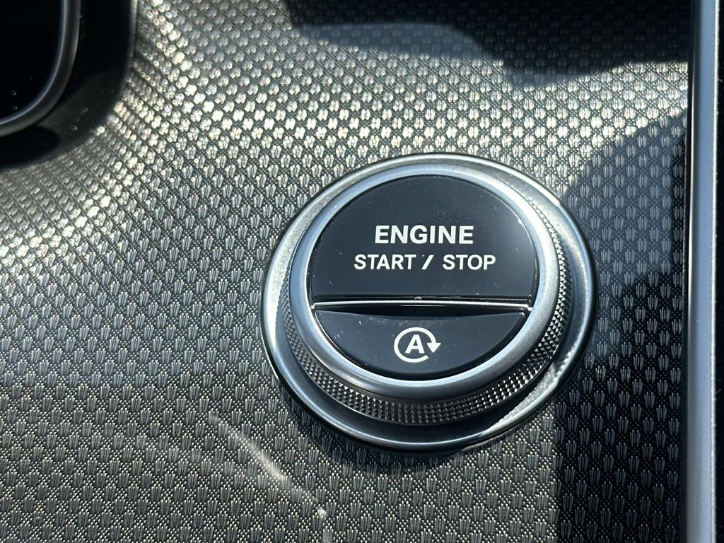 Thumbnail: 2024 Mercedes-Benz C-Class - 22