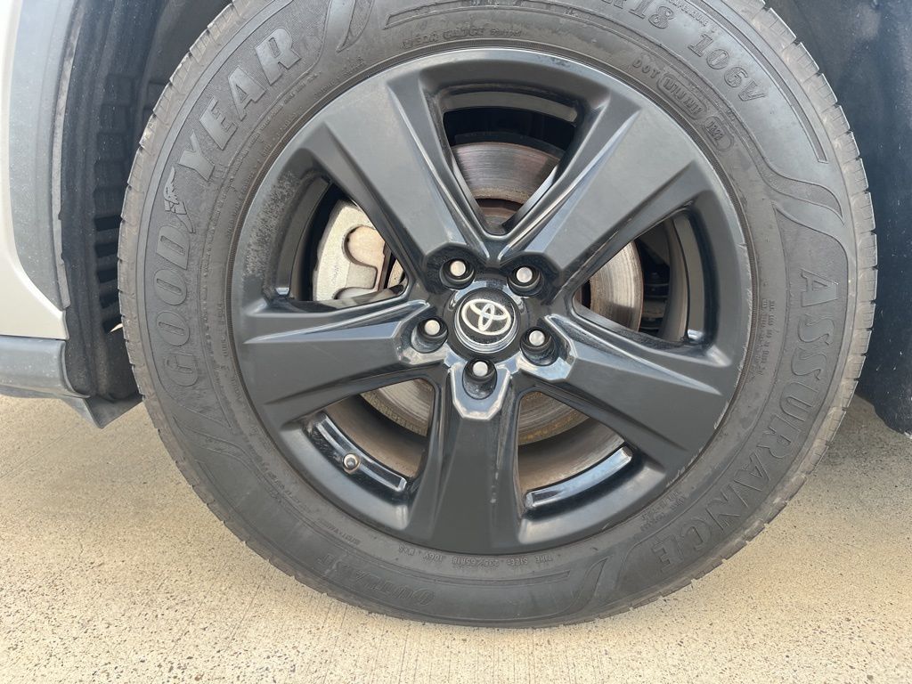 Thumbnail: 2020 Toyota Highlander - 9