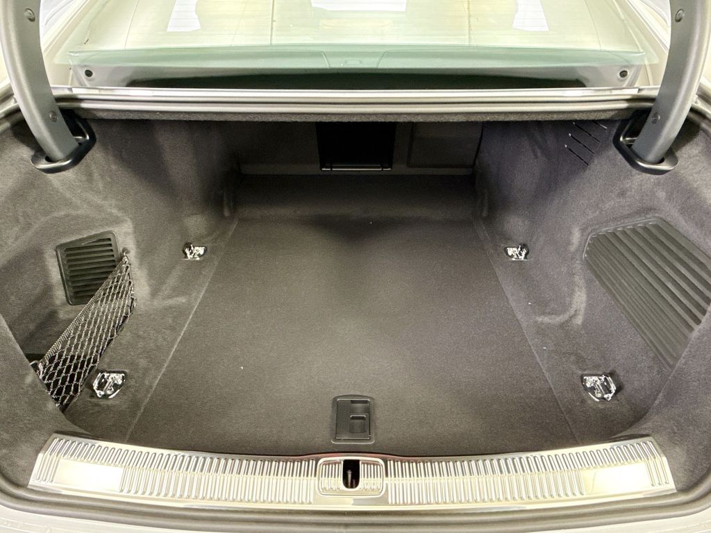 Thumbnail: 2026 Audi A8 - 28