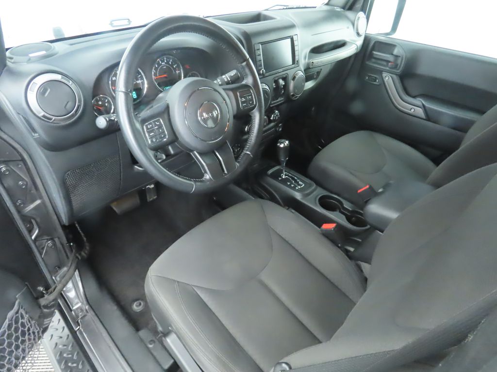 Thumbnail: 2017 Jeep Wrangler - 9